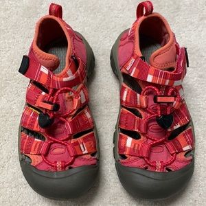 Keen girls waterproof sandals